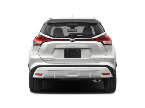 2022 Nissan Kicks SR