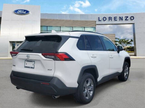 2022 Toyota RAV4 XLE