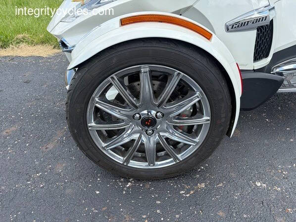 2014 Can-Am Spyder RT-S SE6