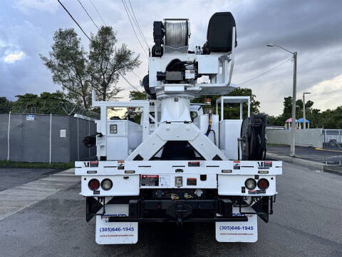 2019 Freightliner M2 106