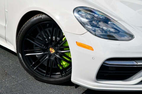 2018 Porsche Panamera Turbo S E-Hybrid