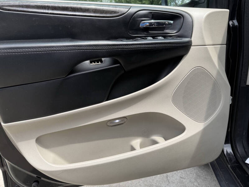 2016 Dodge Grand Caravan SXT Plus