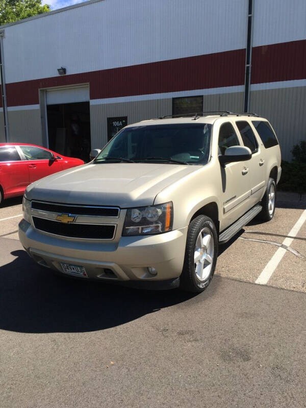 2007 Chevrolet Suburban for sale at Specialty Auto Wholesalers Inc in Eden Prairie MN