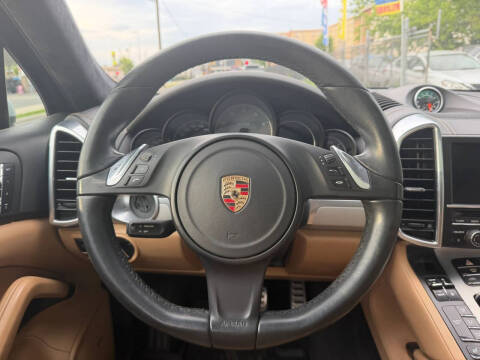 2014 Porsche Cayenne GTS