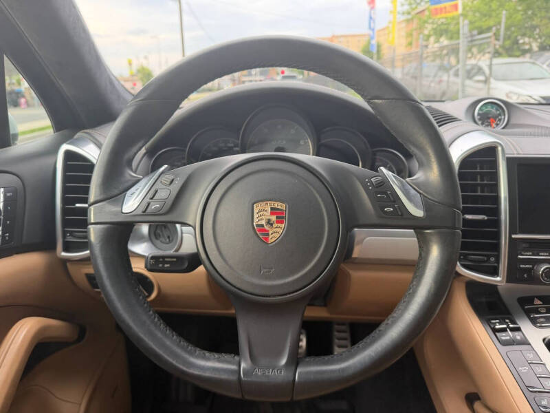 2014 Porsche Cayenne GTS