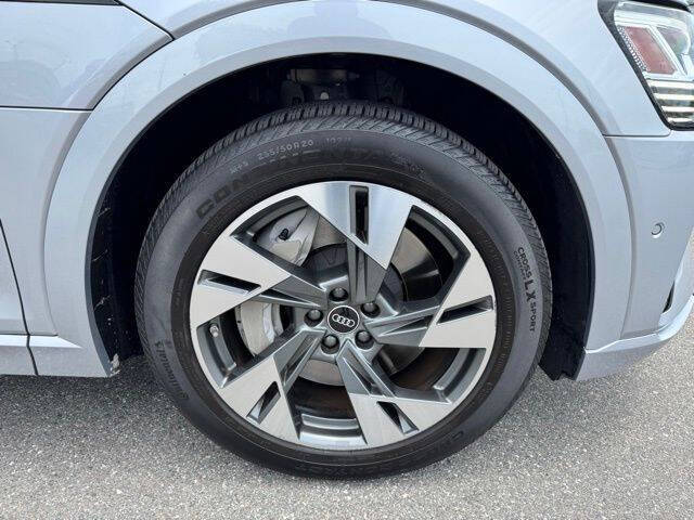 2022 Audi e-tron quattro Premium