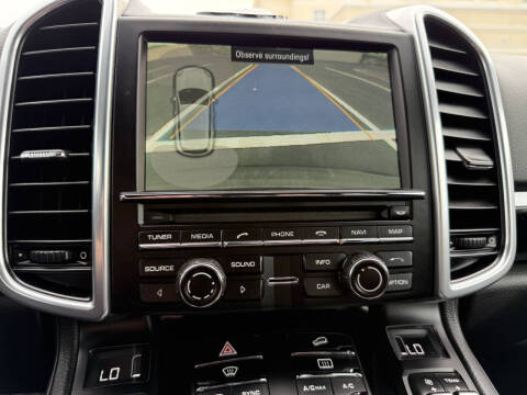 2014 Porsche Cayenne Platinum