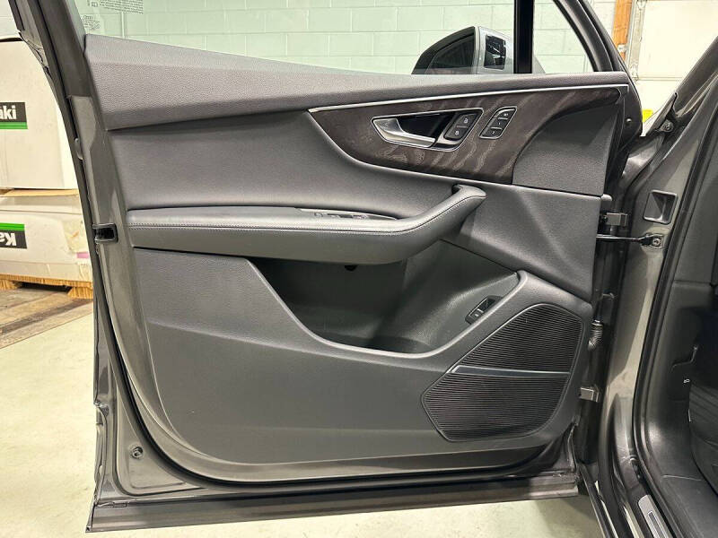 2021 Audi Q7 quattro Premium Plus 55 TFSI