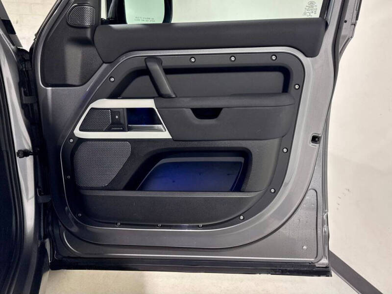 2022 Land Rover Defender 110 S