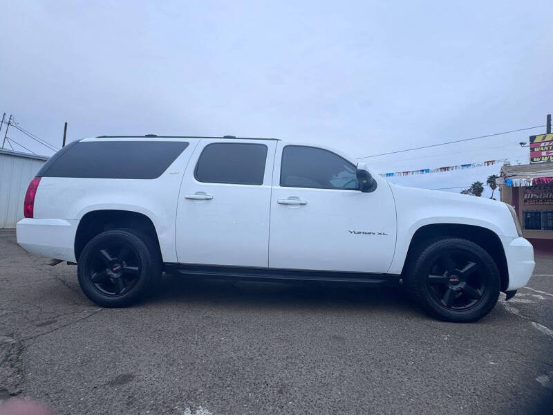 2011 GMC Yukon XL SLT
