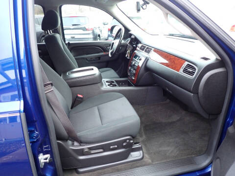 2013 Chevrolet Avalanche LS Black Diamond