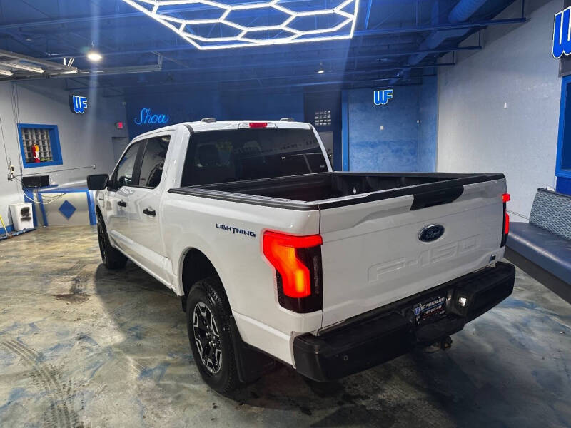 2022 Ford F-150 Lightning Pro