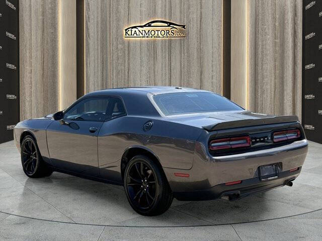 2016 Dodge Challenger SXT