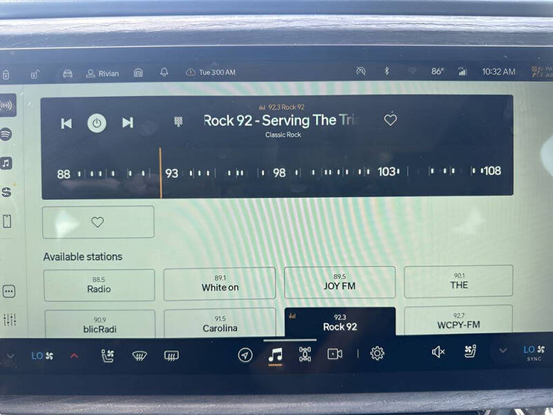 2023 Rivian R1S Adventure