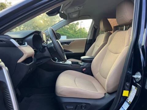 2021 Toyota RAV4 Hybrid XLE