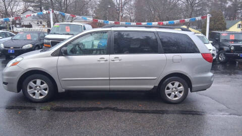 2009 Toyota Sienna LE 7-Passenger