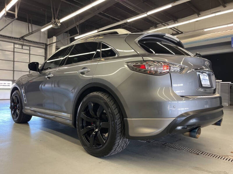 2017 Infiniti QX70