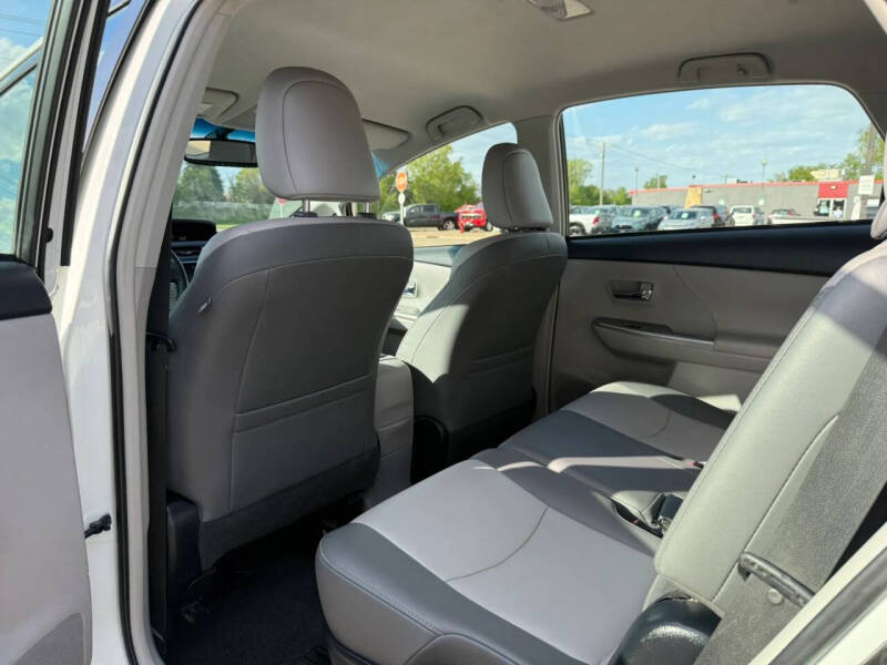 2017 Toyota Prius v