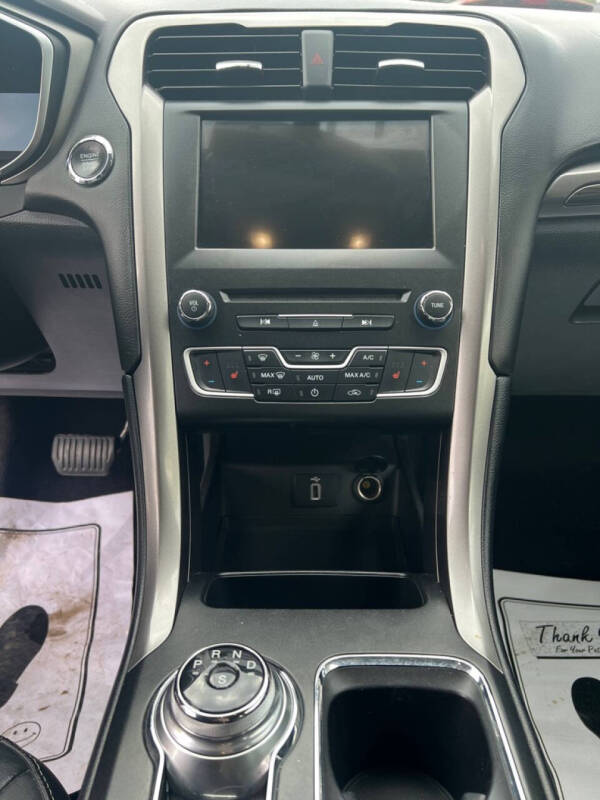 2017 Ford Fusion SE