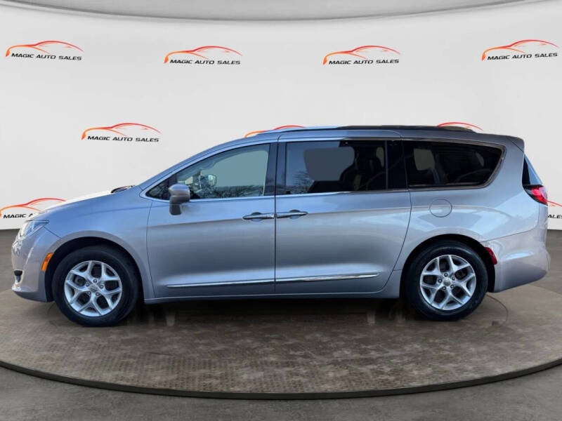 2018 Chrysler Pacifica Touring L Plus