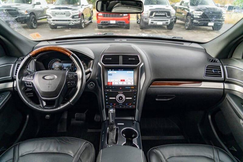 2017 Ford Explorer Platinum