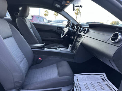 2007 Ford Mustang V6 Deluxe