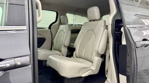 2021 Chrysler Pacifica Touring L