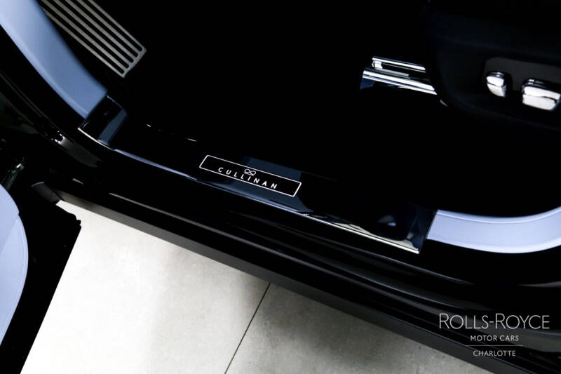 2024 Rolls-Royce Black Badge Cullinan