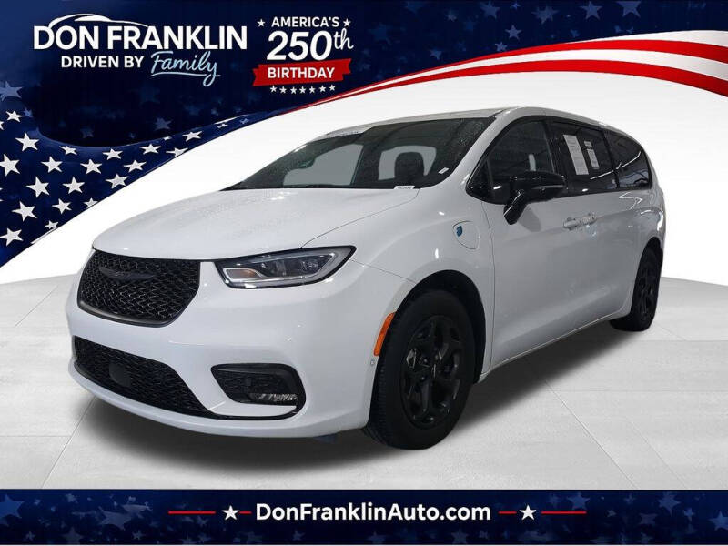 2024 Chrysler Pacifica Plug-In Hybrid Select