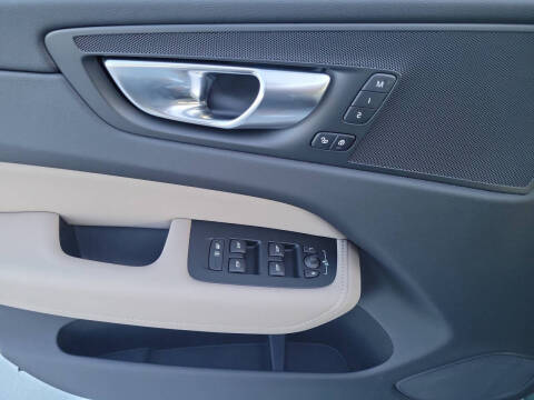 2026 Volvo XC60 B5 Core