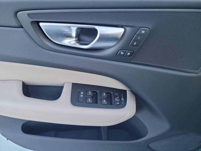 2026 Volvo XC60 B5 Core