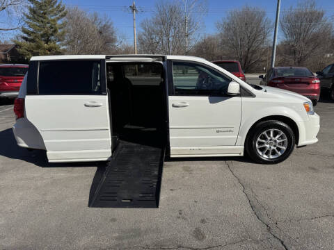 2012 Dodge Grand Caravan for sale at Auto Choice in Belton MO