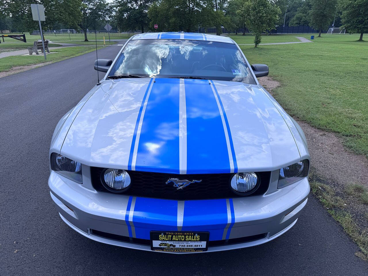 2005 Ford Mustang 21