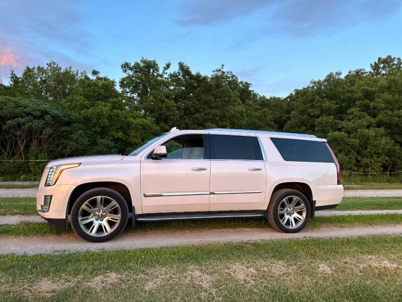 Image 5 of 2016 Cadillac Escalade ESV Luxury Collection