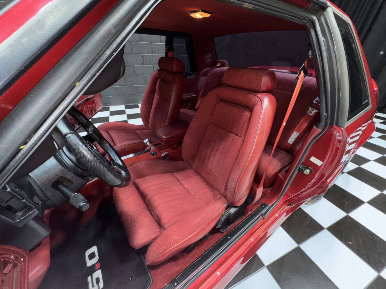 1991 Ford Mustang 64