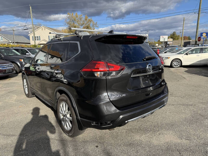 2017 Nissan Rogue SV