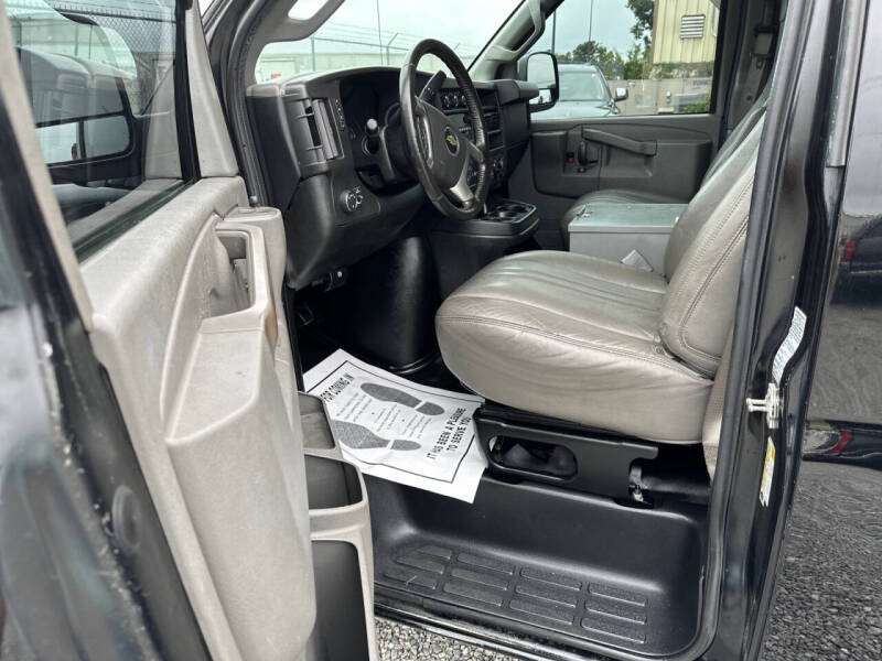 2017 Chevrolet Express 2500