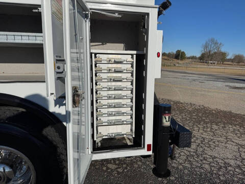 2012 Freightliner M2 106