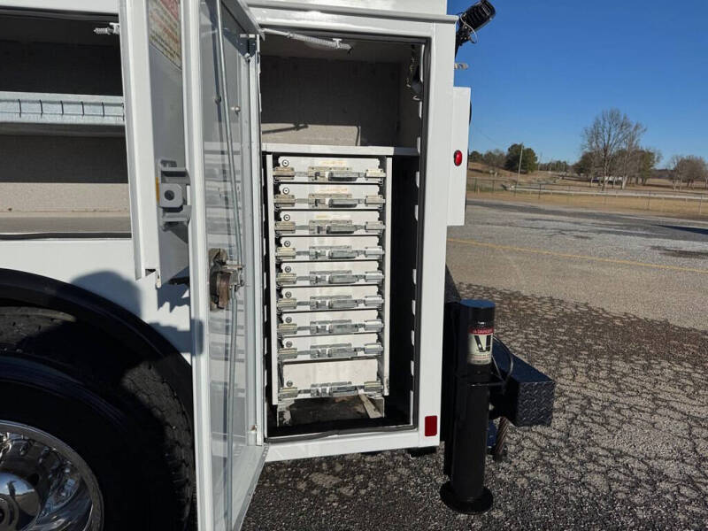 2012 Freightliner M2 106