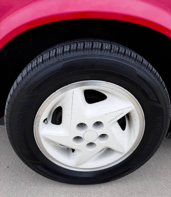 1991 Pontiac Sunbird LE