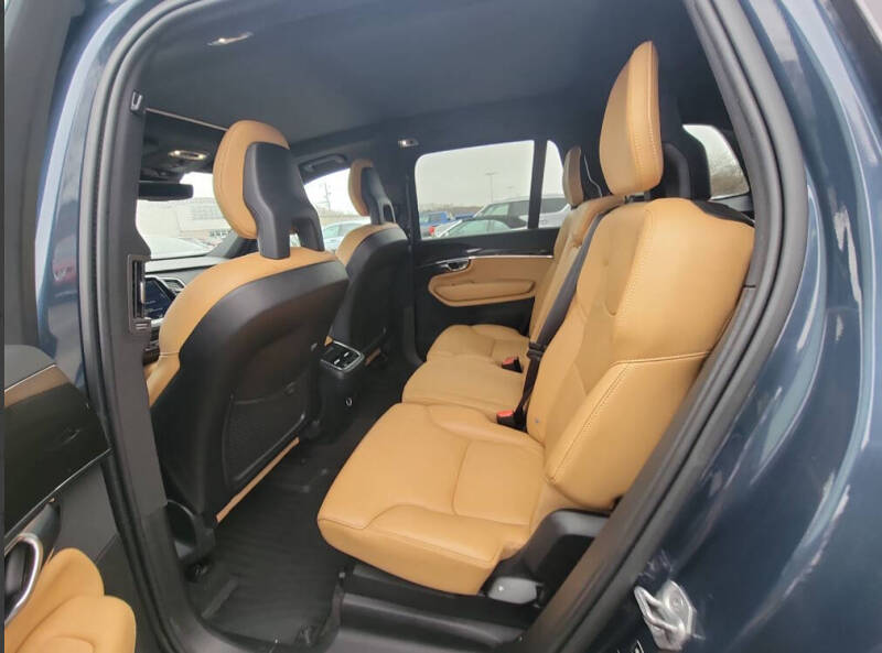 2018 Volvo XC90 T5 Momentum 7-Passenger