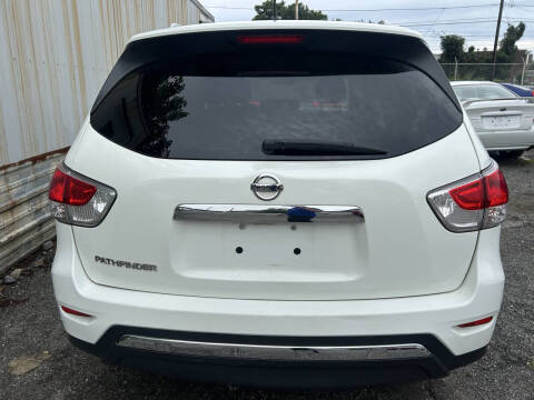 2016 Nissan Pathfinder SV