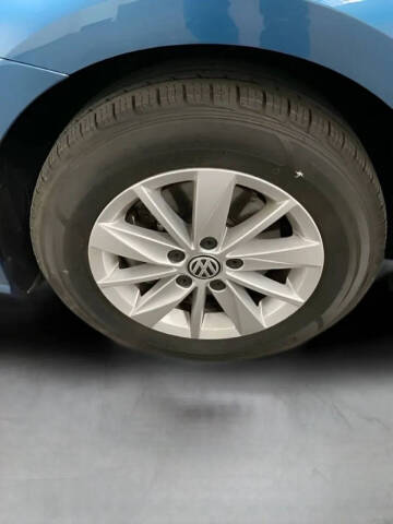 2019 Volkswagen Golf SE