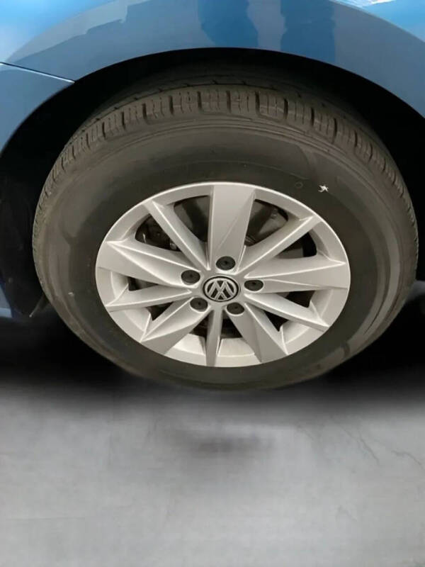 2019 Volkswagen Golf SE