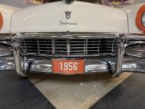1956 Ford Sunliner