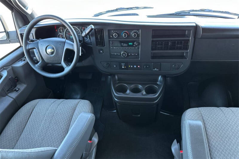 2024 Chevrolet Express LT 3500