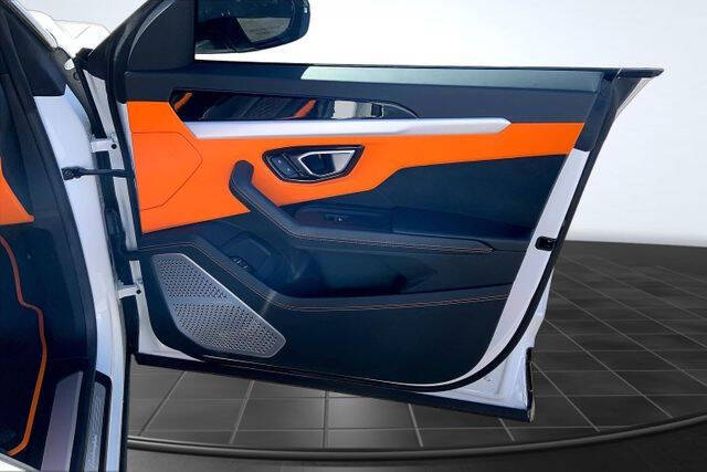 2023 Lamborghini Urus S