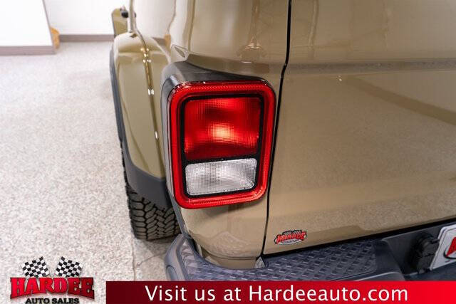 2025 Jeep Gladiator NightHawk