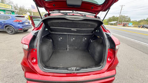 2021 Nissan Kicks SR