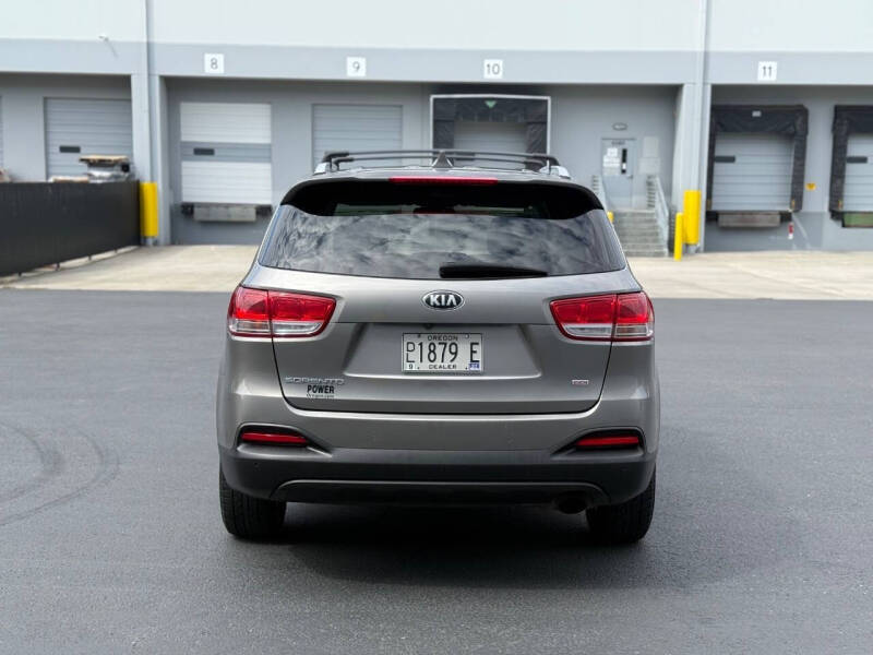 2016 Kia Sorento LX